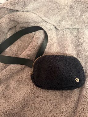 lululemon athletica Black Sherpa Crossbody Bag
